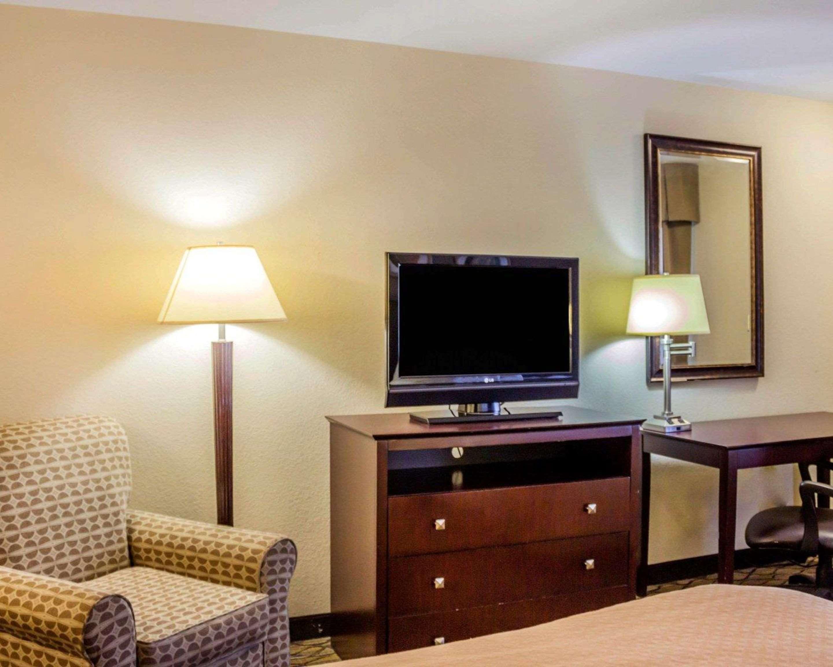 Quality Inn Waterbury Eksteriør bilde