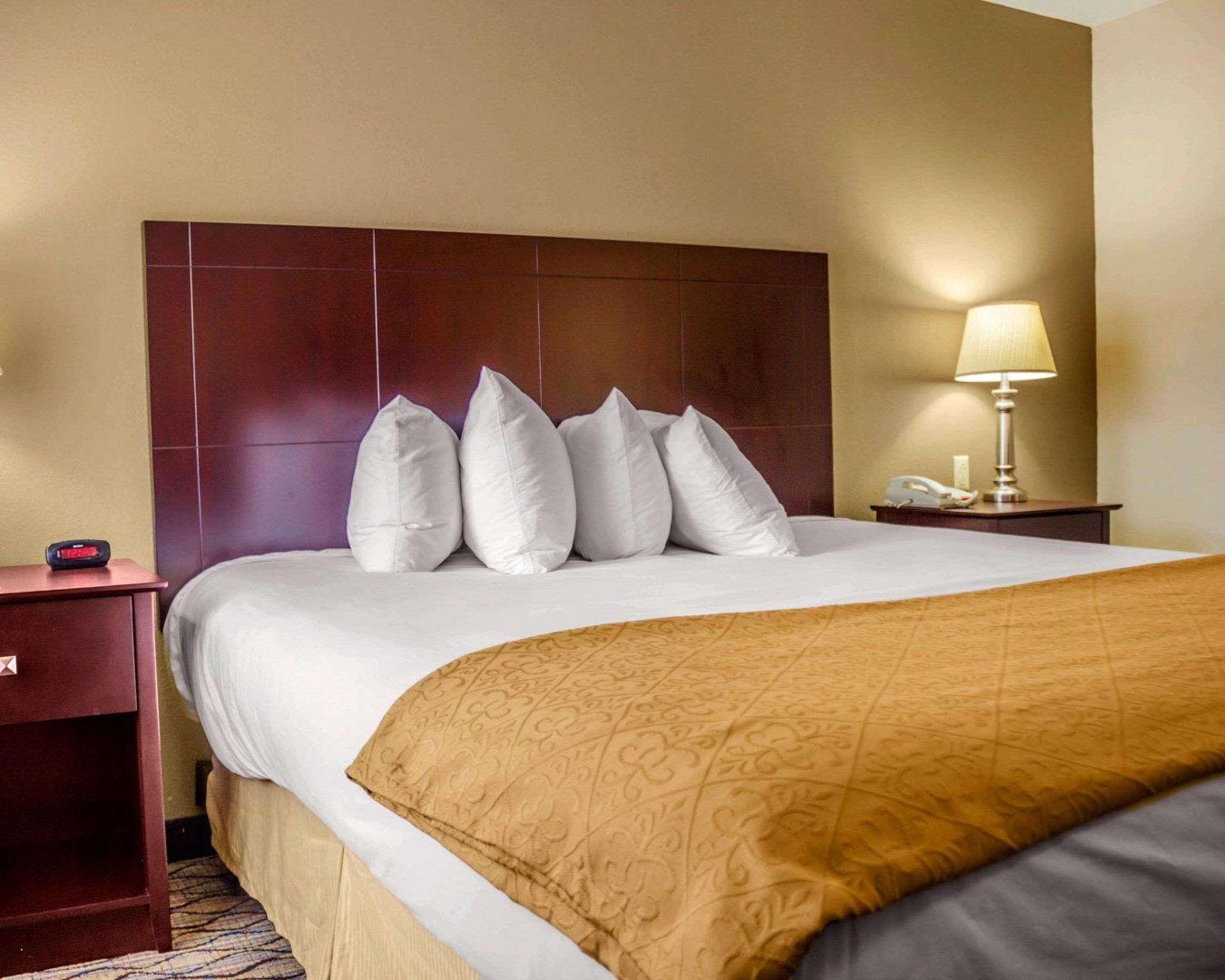 Quality Inn Waterbury Eksteriør bilde