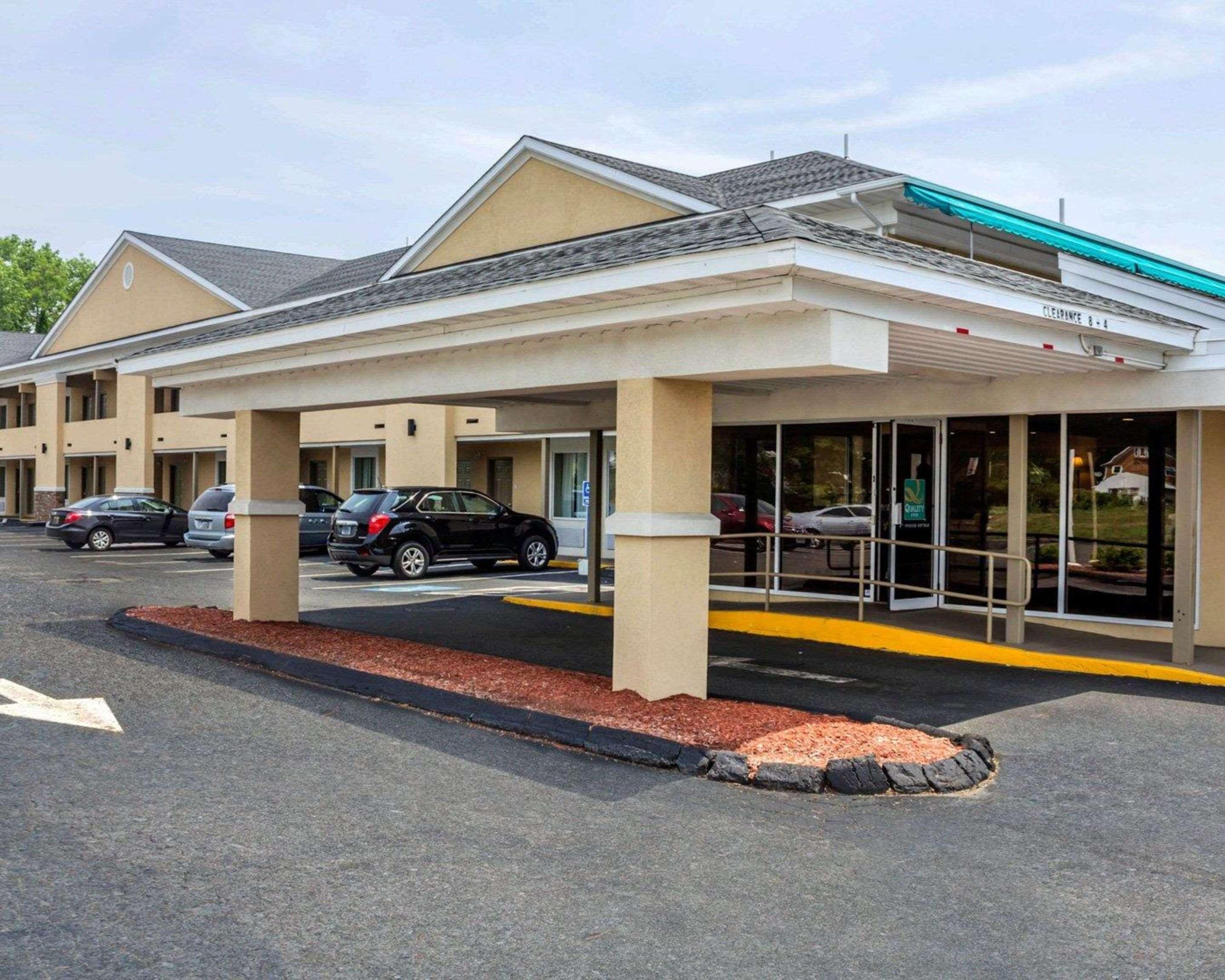 Quality Inn Waterbury Eksteriør bilde