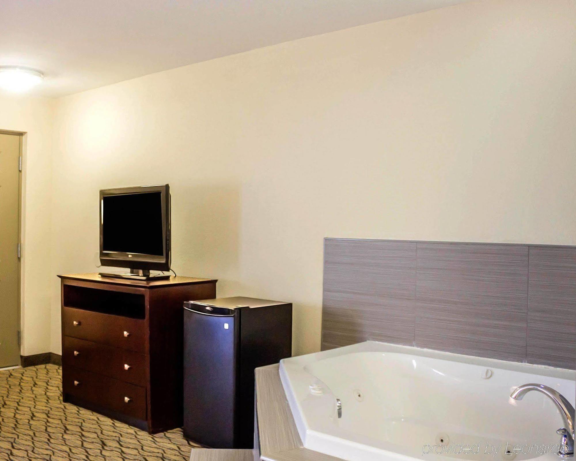 Quality Inn Waterbury Eksteriør bilde