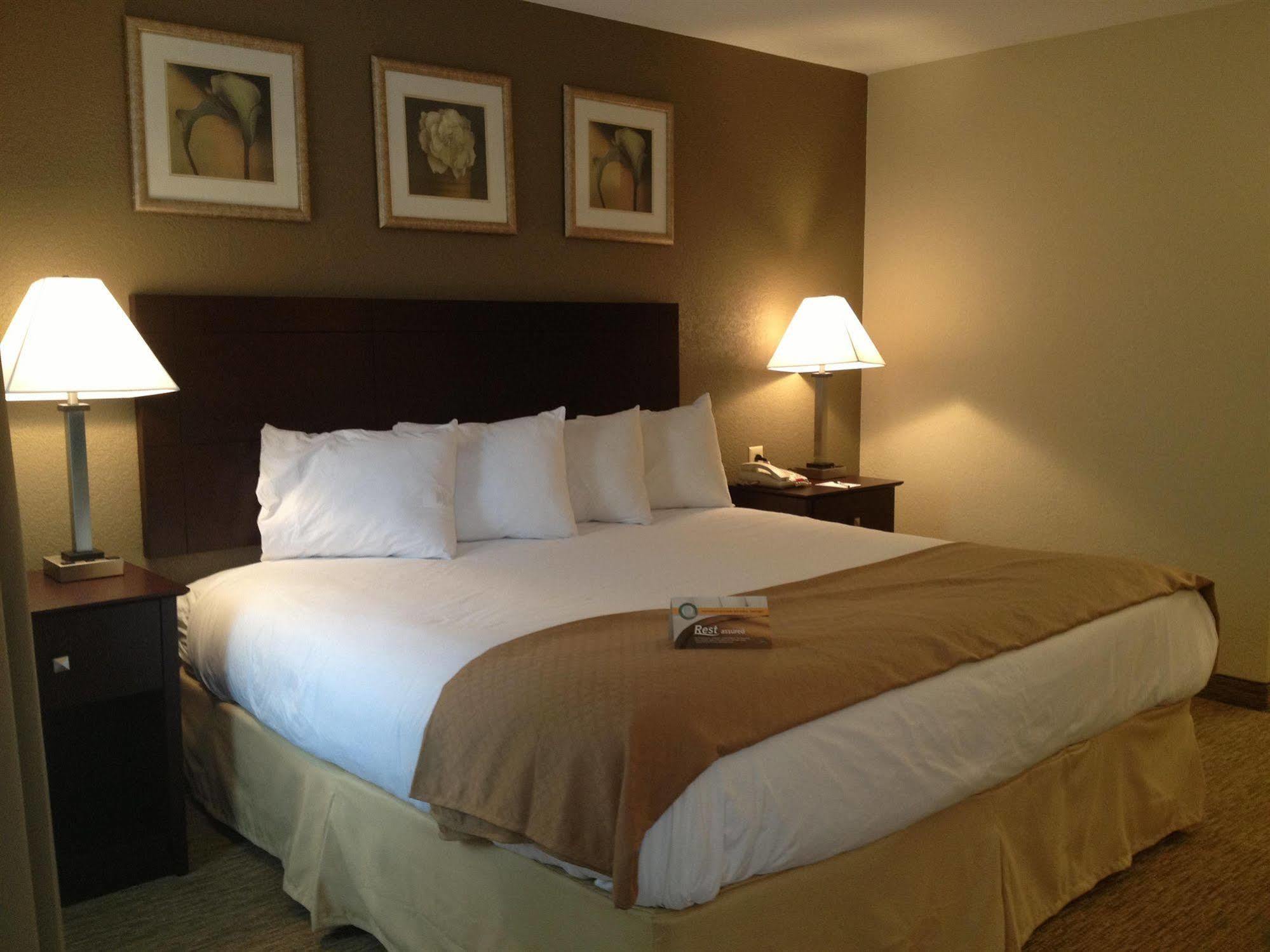 Quality Inn Waterbury Eksteriør bilde